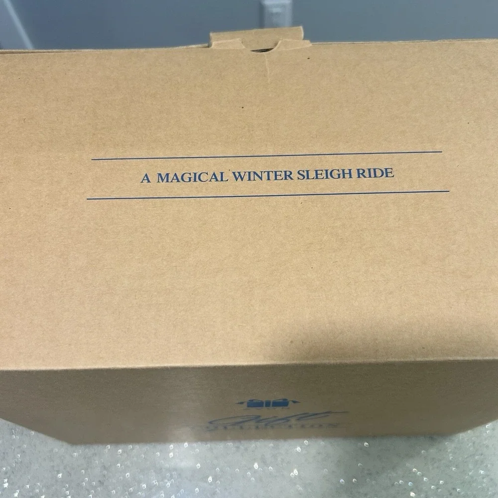 Avon Gift Collection A Magical Winter Sleigh Ride Musical Lights - Snowman‎